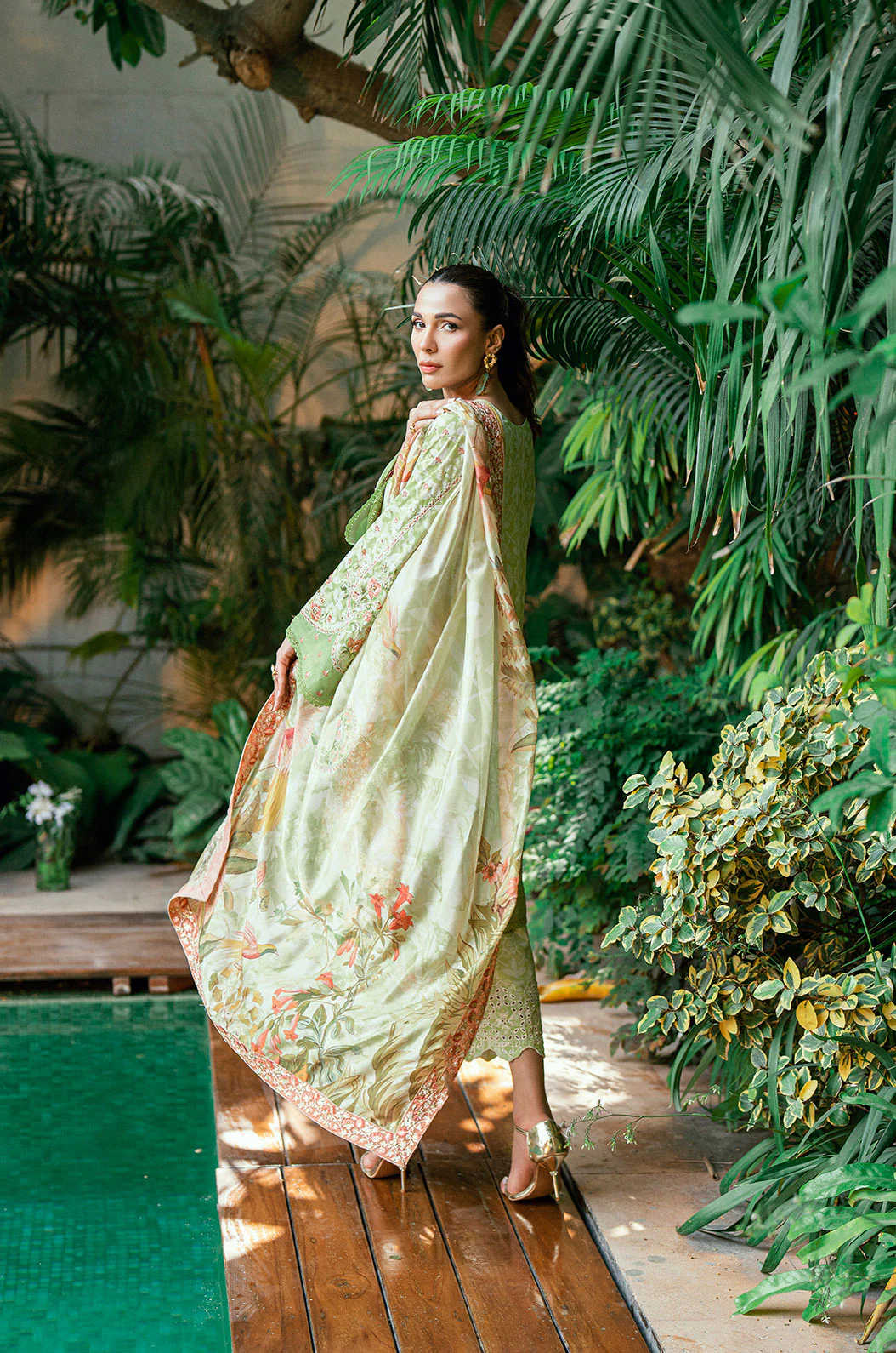 SS25DA-2751 L-GREEN 2PCS  HAND EMBELLISHED KURTA WITH TROUSER - Image 5