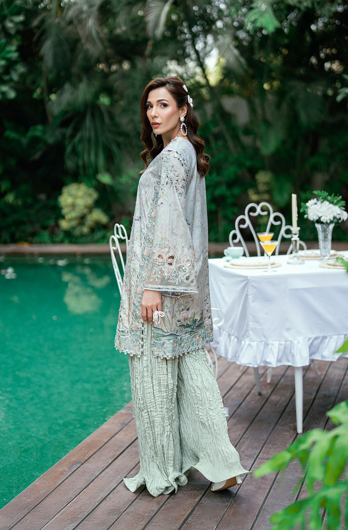 SS25DA-2758 GREEN 2PCS HAND EMBELLISHED KURTA WITH TROUSER - Image 4