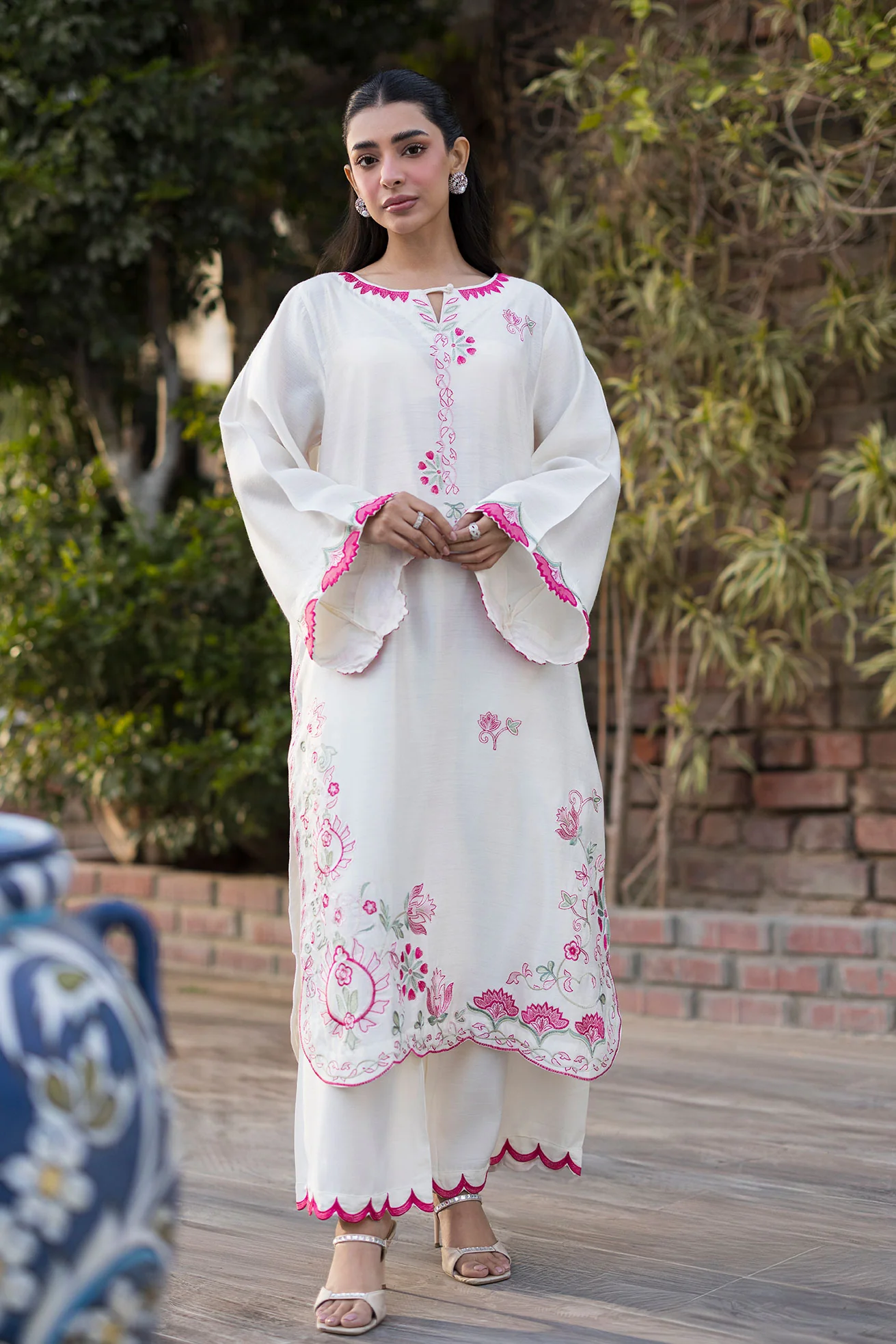 SS25DA-2766 CREAM 2PCS EMBROIDERED KURTA WITH TROUSER - Image 5