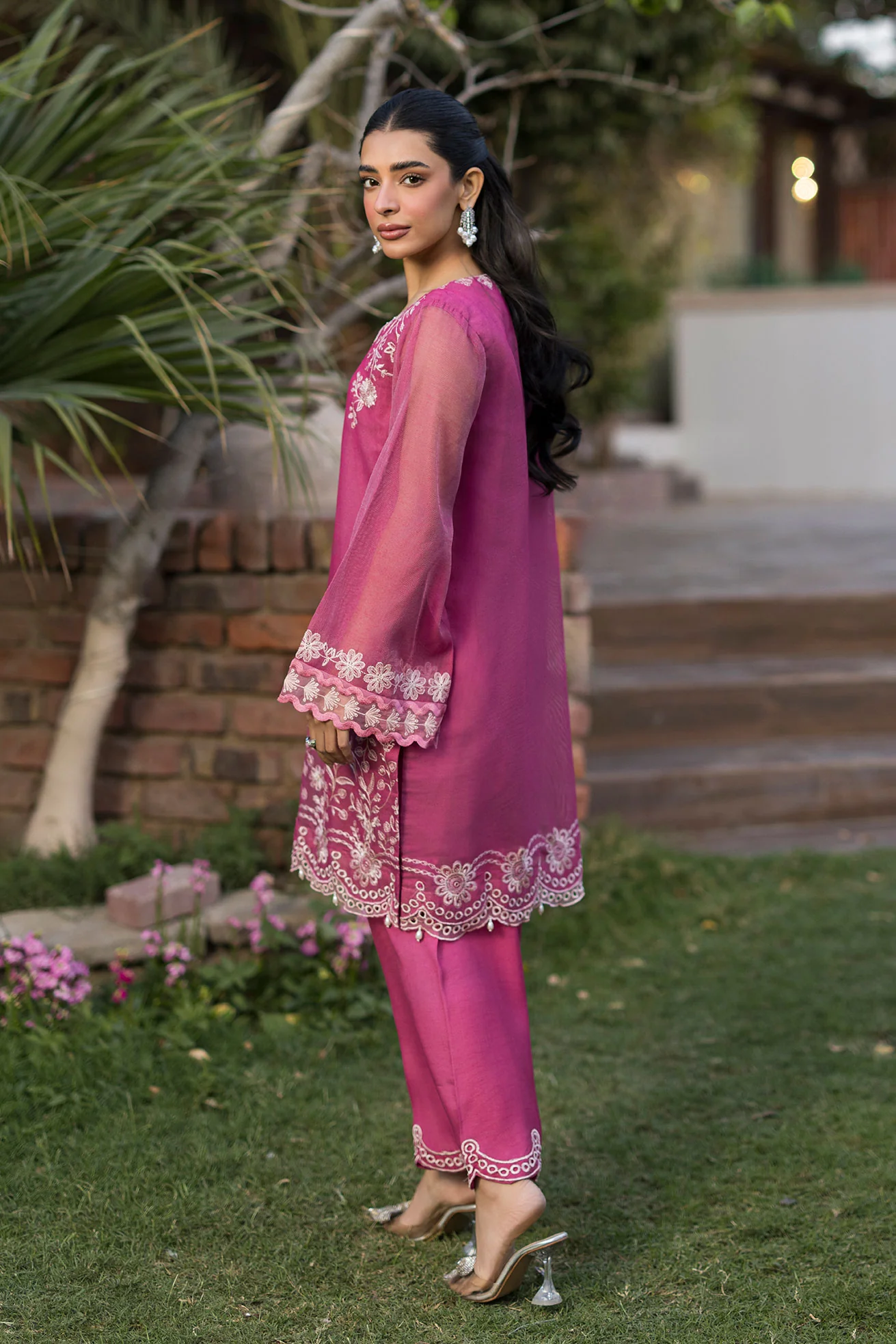 SS25DA-2775 MAGENTA 2PCS EMBROIDERED KURTA WITH TROUSER - Image 3