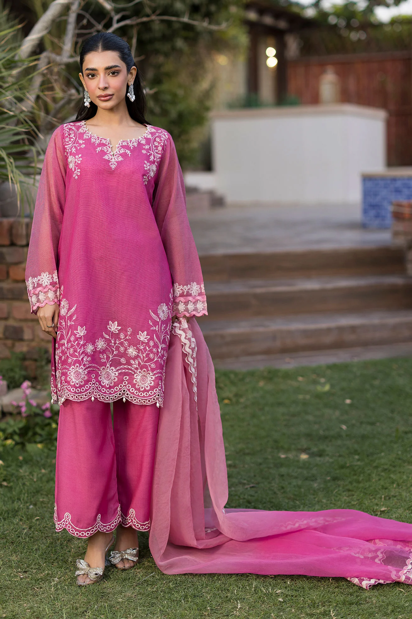SS25DA-2775 MAGENTA 2PCS EMBROIDERED KURTA WITH TROUSER - Image 4