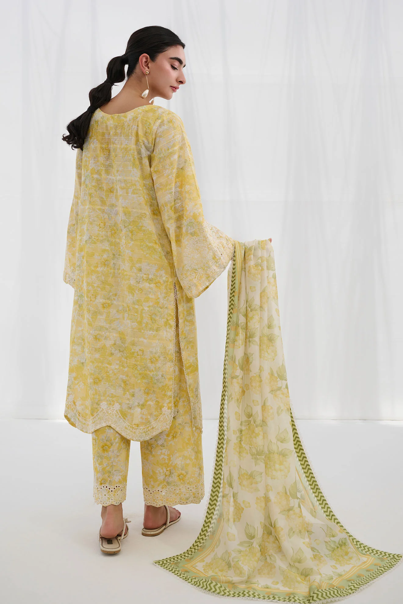 SS25DC-2555 YELLOW COTTON JACQUARD 2PCS EMBROIDERED KURTA WITH TROUSER - Image 3