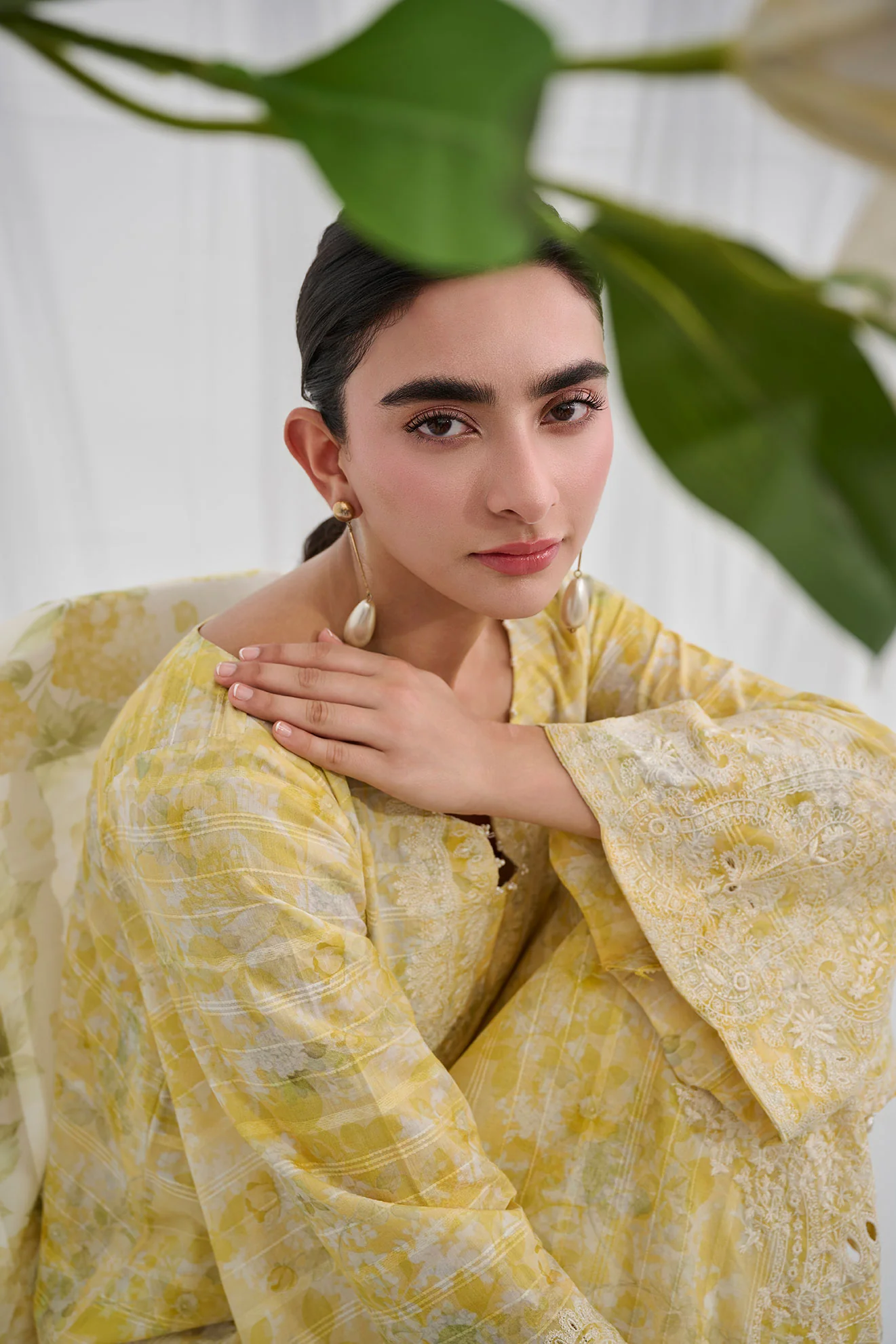 SS25DC-2555 YELLOW COTTON JACQUARD 2PCS EMBROIDERED KURTA WITH TROUSER - Image 5