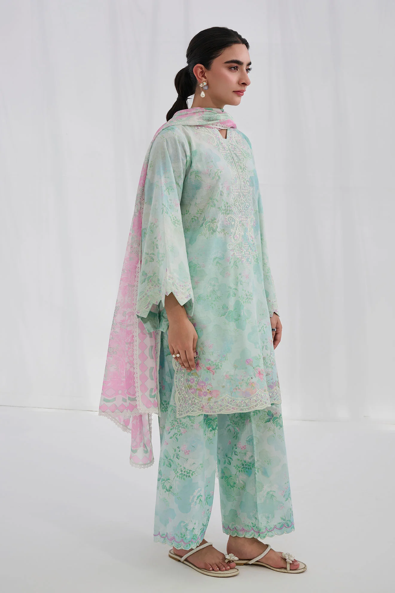 SS25DC-2558 GREEN COTTON JACQUARD 2PCS EMBROIDERED KURTA WITH TROUSER - Image 3