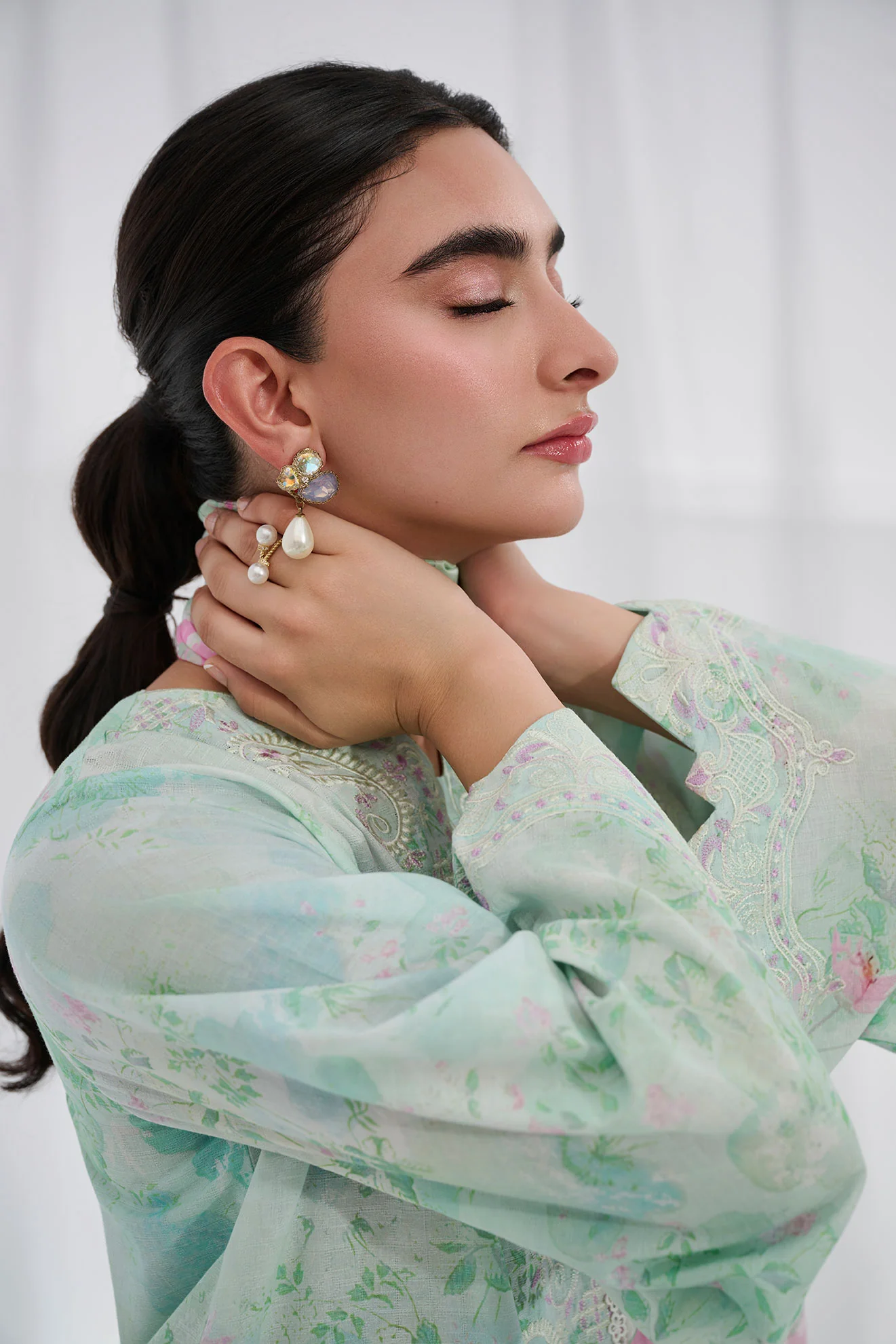 SS25DC-2558 GREEN COTTON JACQUARD 2PCS EMBROIDERED KURTA WITH TROUSER - Image 5