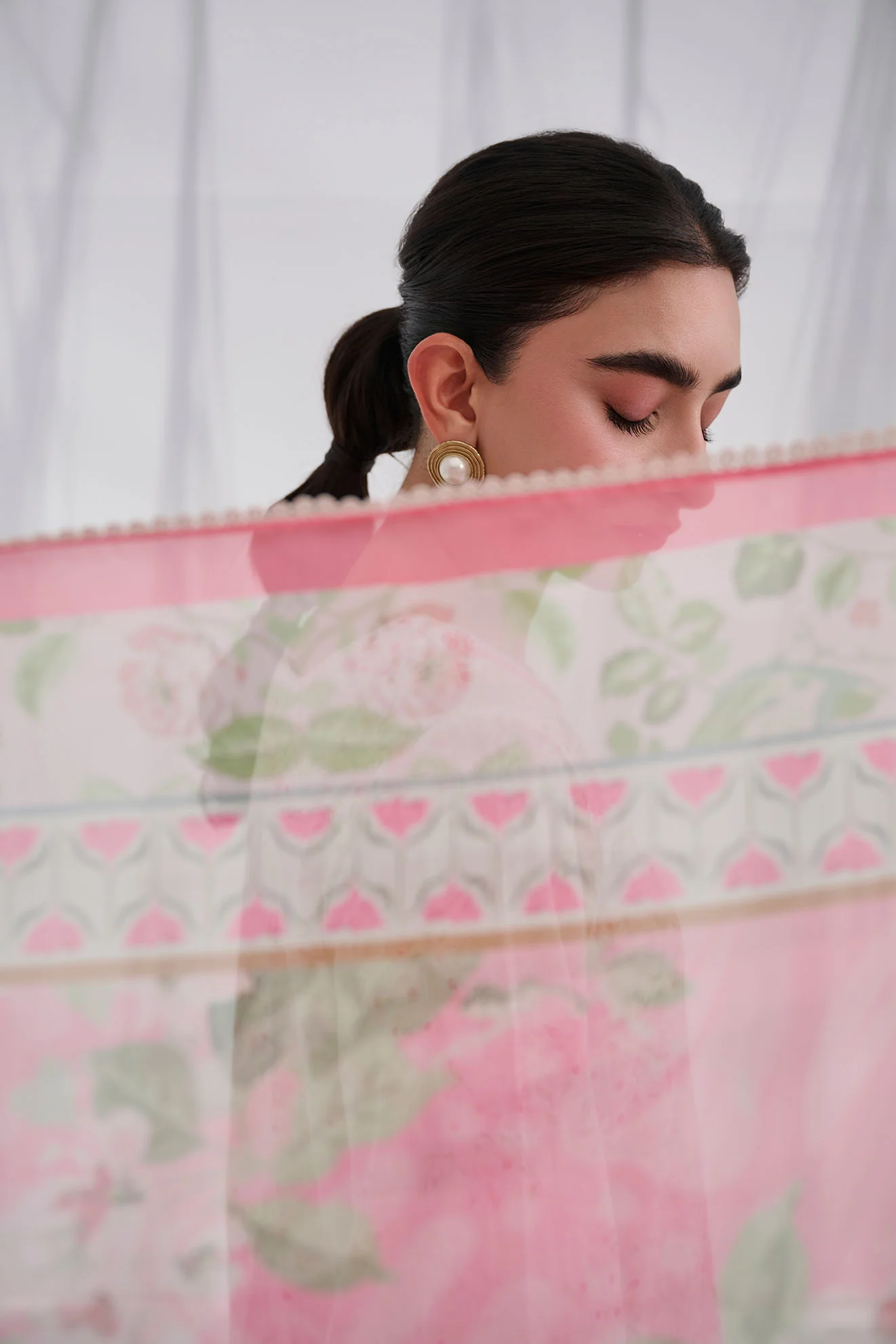 SS25DC-2559 PINK COTTON JACQUARD 2PCS EMBROIDERED KURTA WITH TROUSER - Image 4