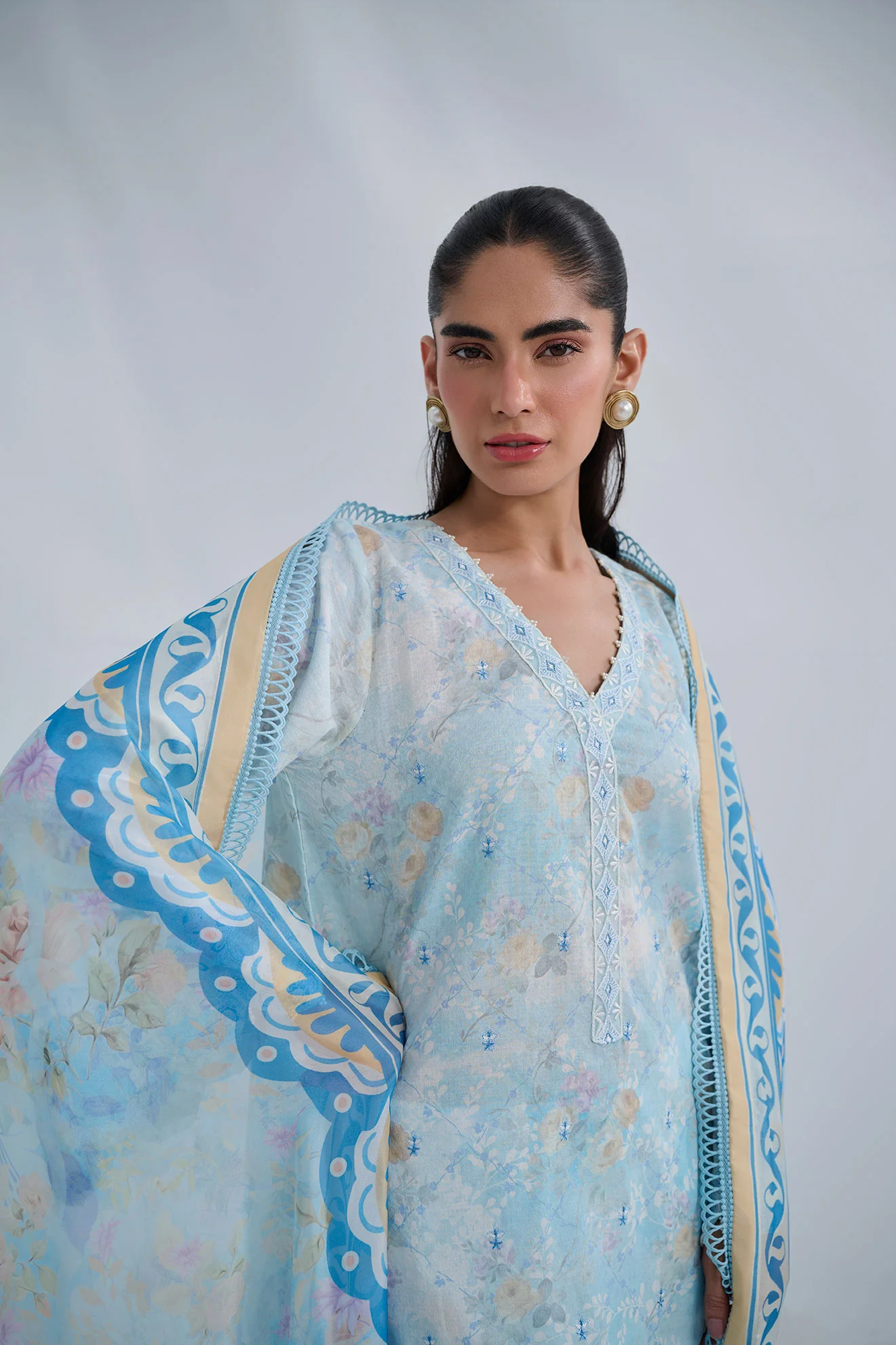 SS25DC-2560 SKY BLUE COTTON JACQUARD 2PCS EMBROIDERED KURTA WITH TROUSER - Image 4