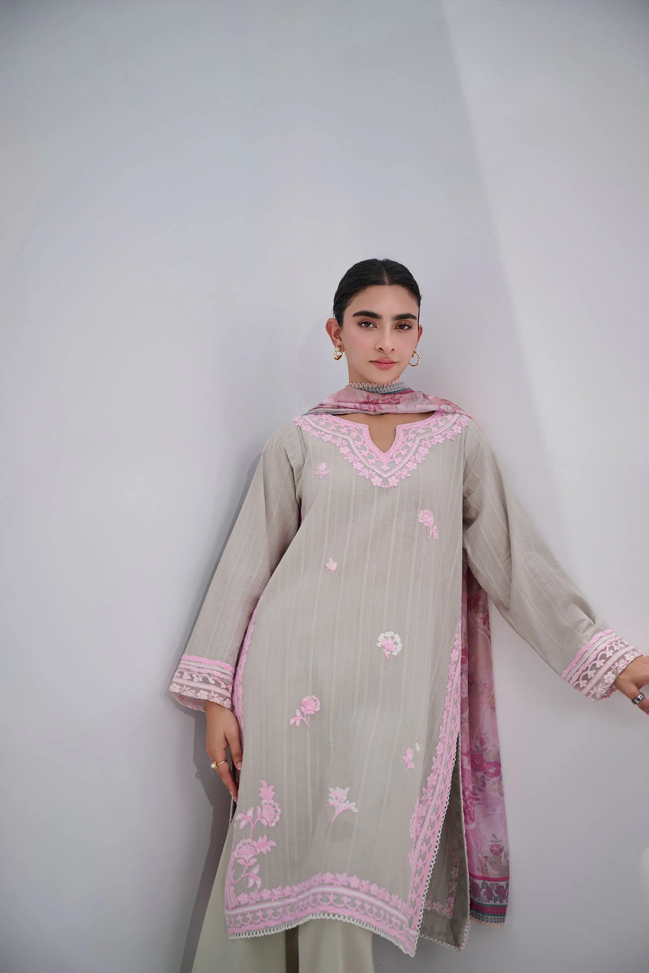 SS25DC-2563 GREY COTTON JACQUARD 2PCS EMBROIDERED KURTA WITH TROUSER - Image 5