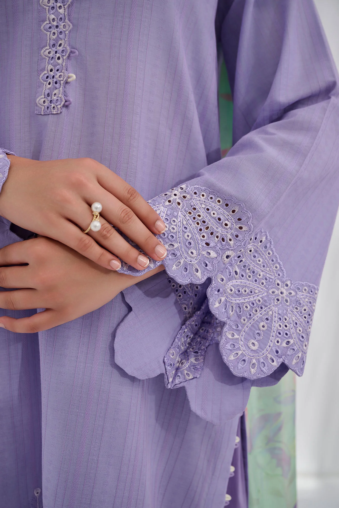 SS25DC-2564 PURPLE COTTON JACQUARD 2PCS EMBROIDERED KURTA WITH TROUSER - Image 4
