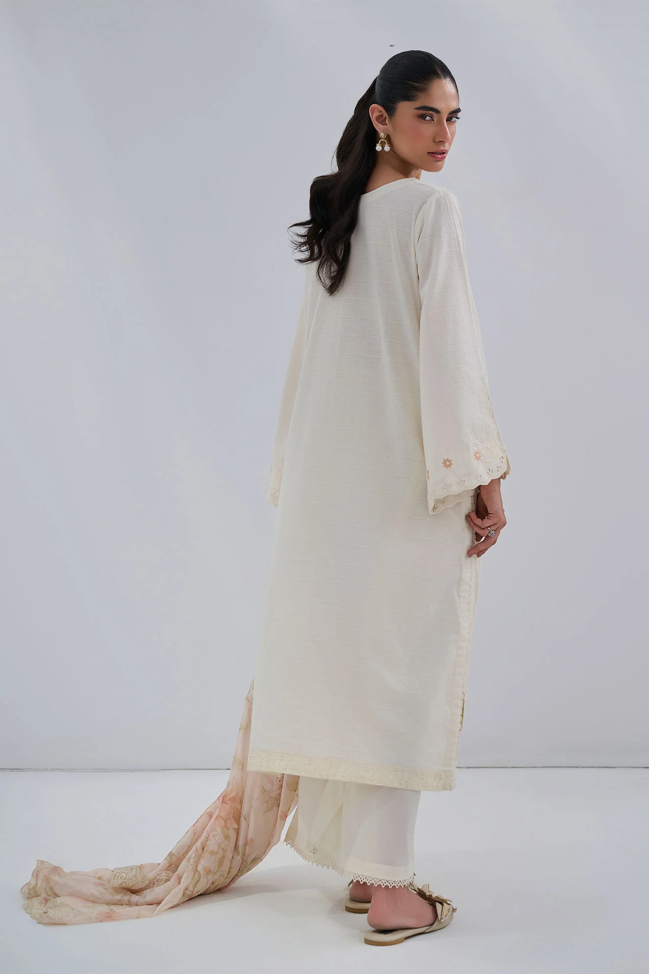 SS25DC-2565 OFFWHITE COTTON JACQUARD 2PCS EMBROIDERED KURTA WITH TROUSER - Image 3