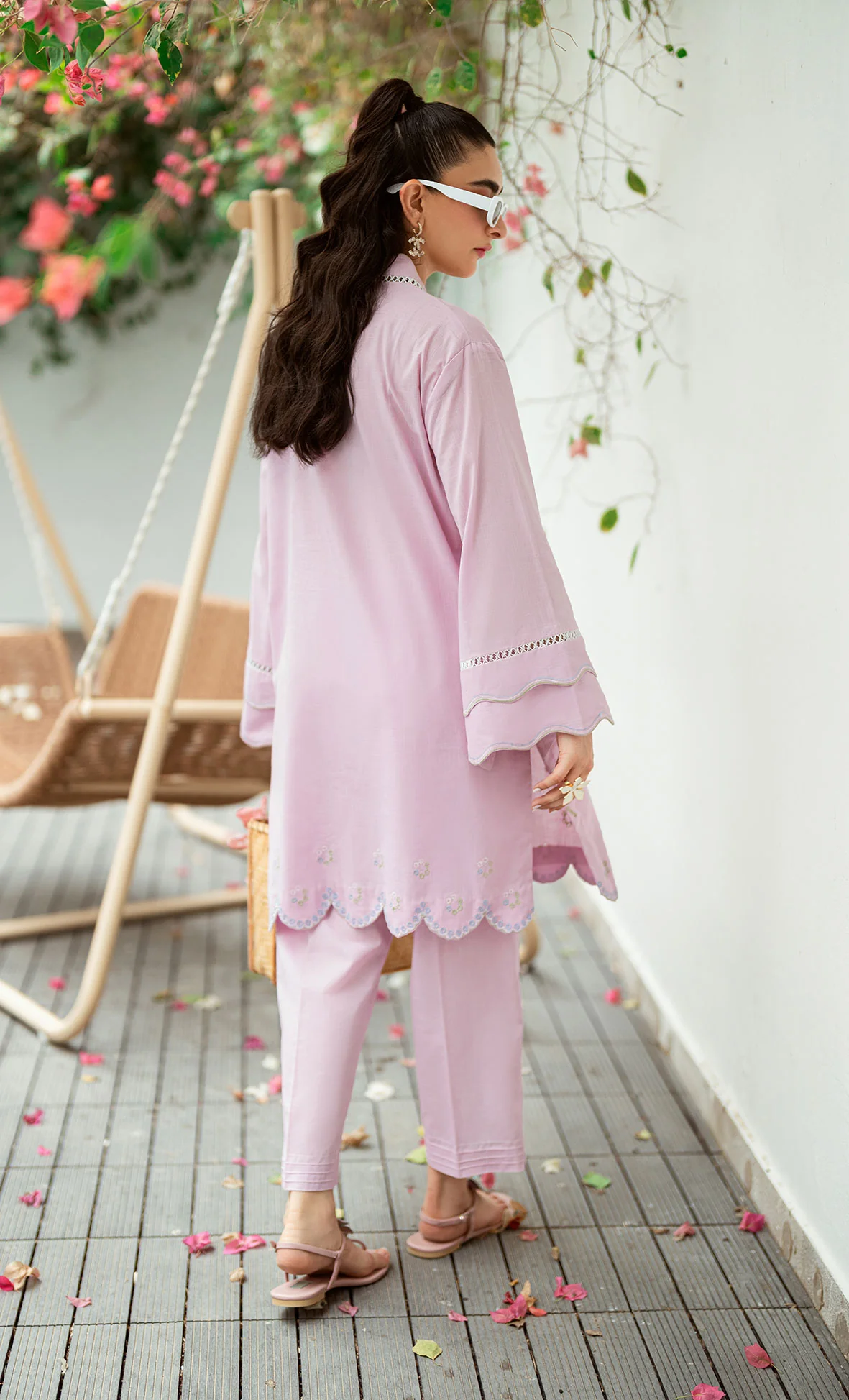 SS25DC-2568 LIGHT PURPLE 2PCS EMBROIDERED KURTA WITH TROUSER - Image 4