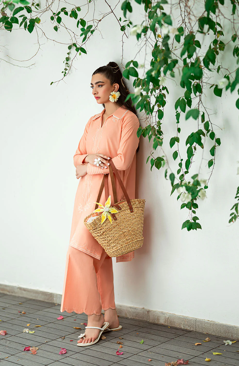 SS25DC-2573 PEACH 2PCS EMBROIDERED KURTA WITH TROUSER - Image 3