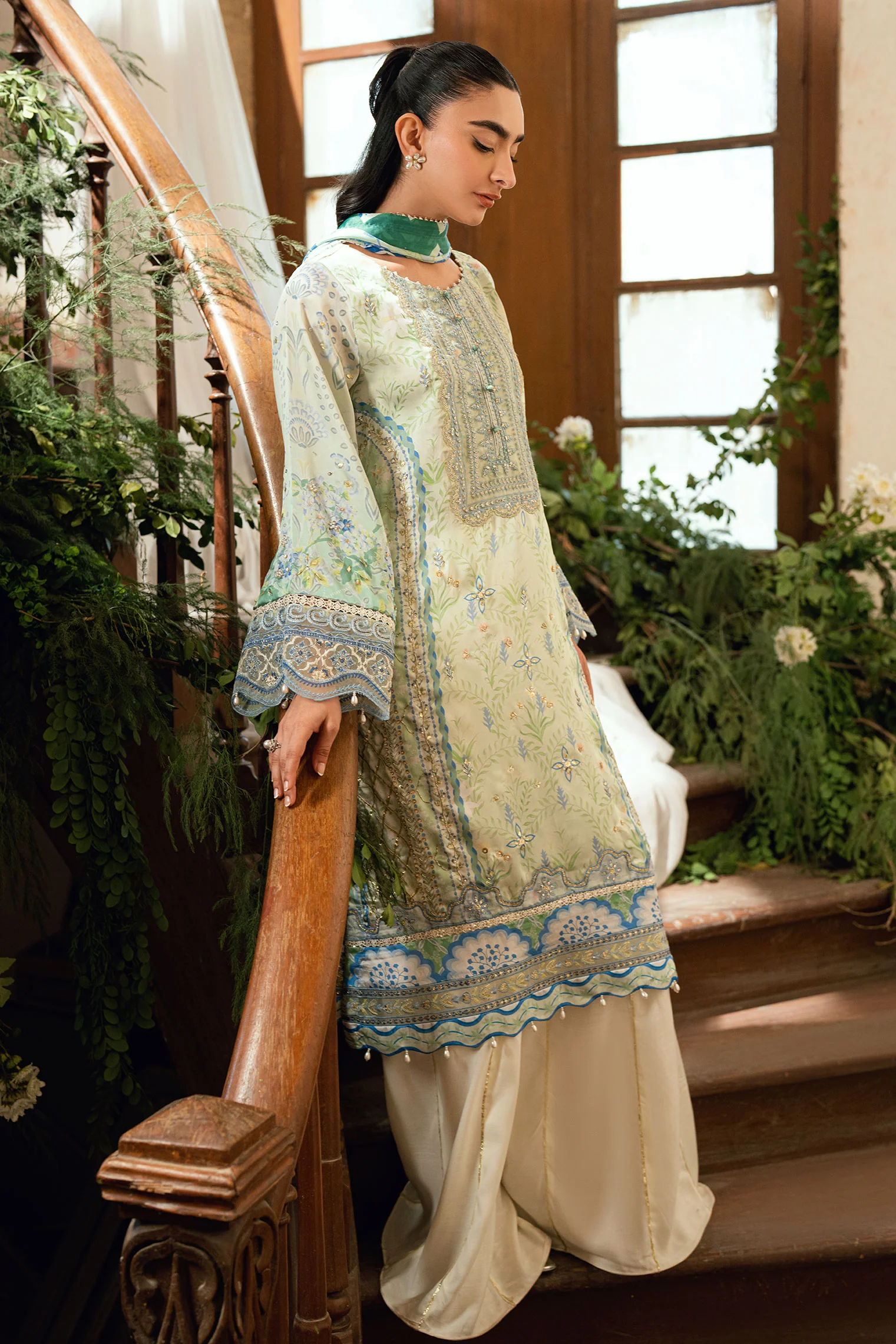 SS26DA-2894 L-GREEN 2PCS HAND EMBELLISHED KURTA WITH TROUSER - Image 3