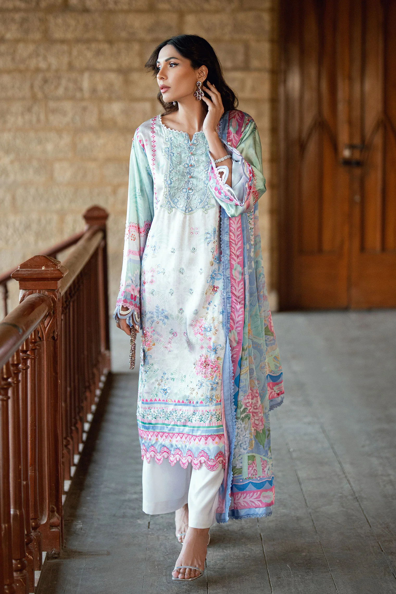 SS26DA-2899 L-GREEN 2PCS HAND EMBELLISHED KURTA WITH TROUSER - Image 5