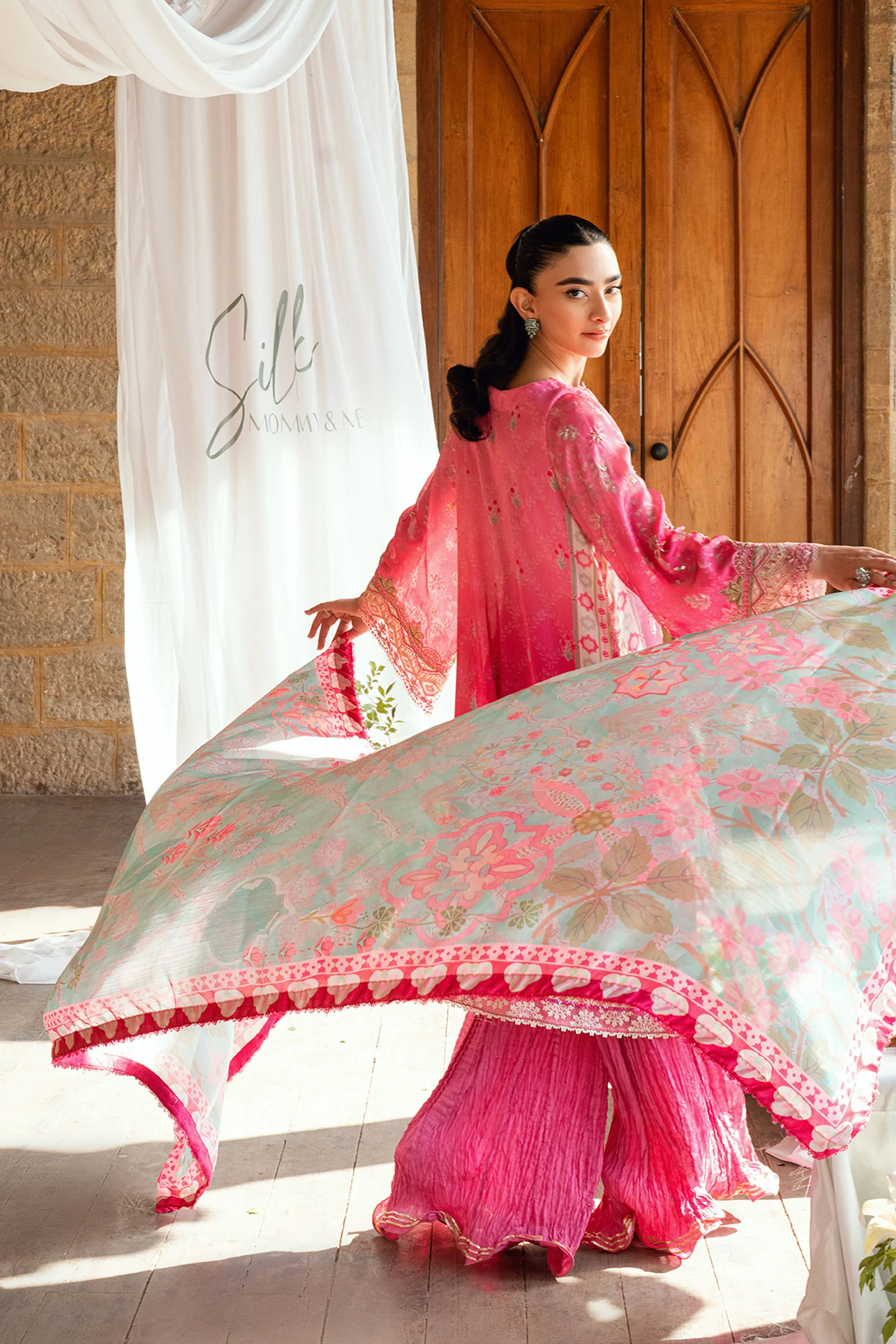 SS26DA-2900 PINK 2PCS HAND EMBELLISHED KURTA WITH TROUSER - Image 3