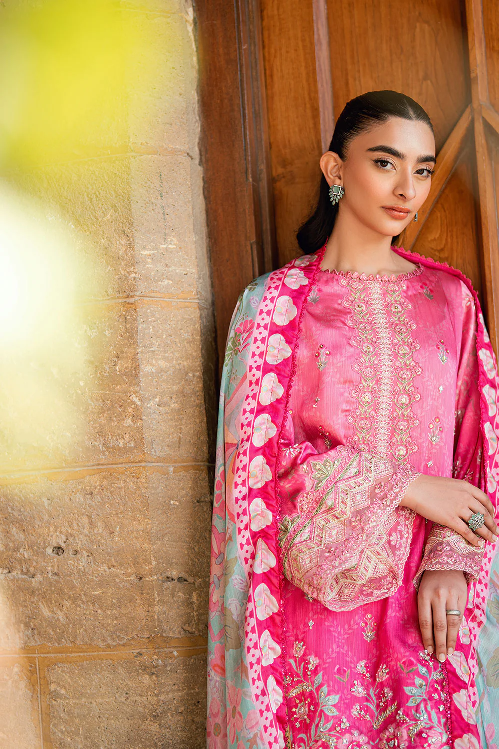 SS26DA-2900 PINK 2PCS HAND EMBELLISHED KURTA WITH TROUSER - Image 5