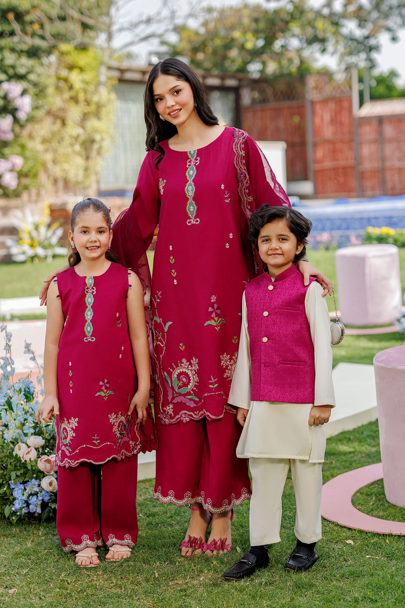 SS26DA-2903 MAGENTA 2PCS EMBROIDERED KURTA WITH TROUSER - Image 3