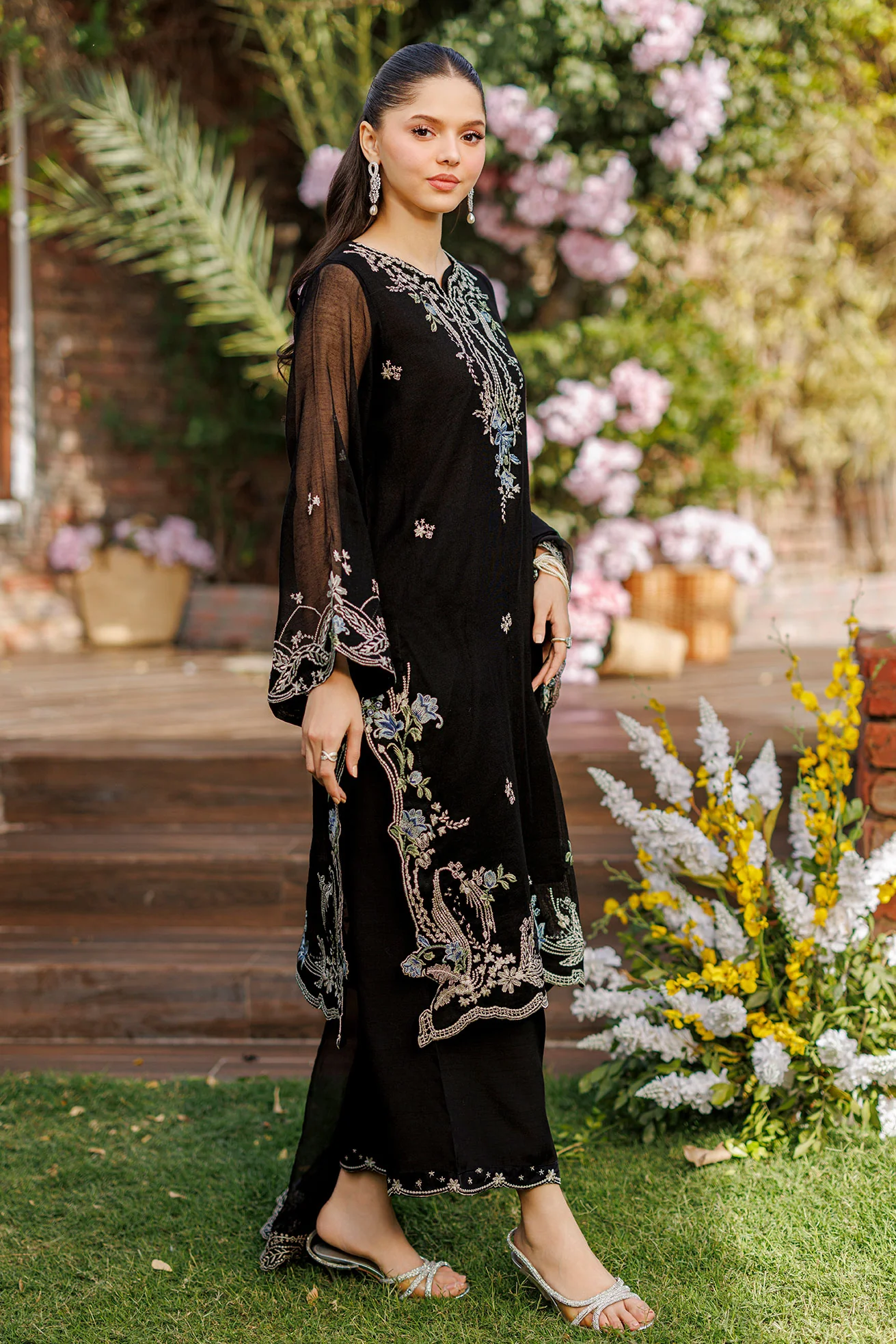 SS26DA-2905 BLACK 2PCS EMBROIDERED KURTA WITH TROUSER - Image 4
