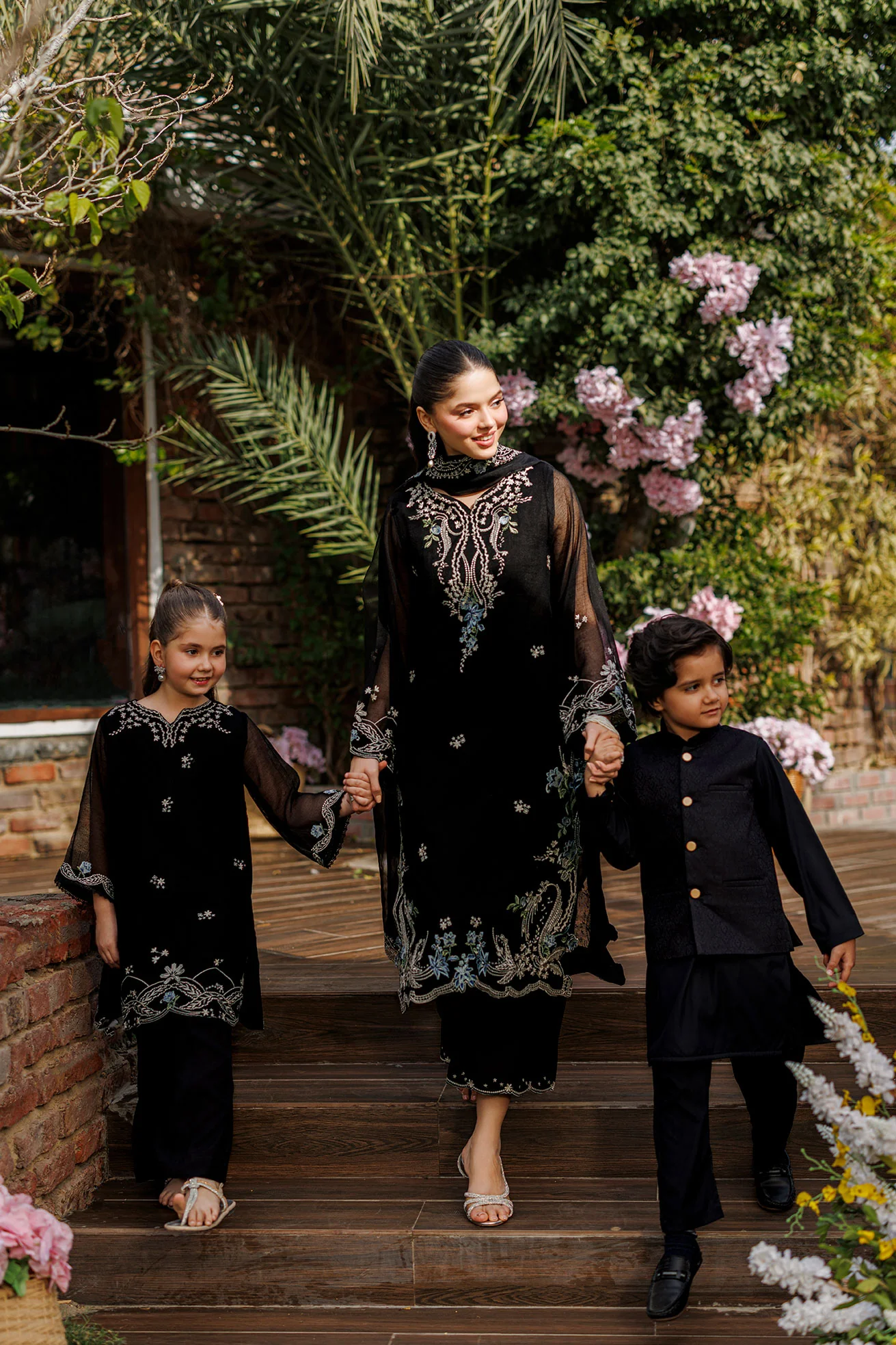 SS26DA-2905 BLACK 2PCS EMBROIDERED KURTA WITH TROUSER - Image 5