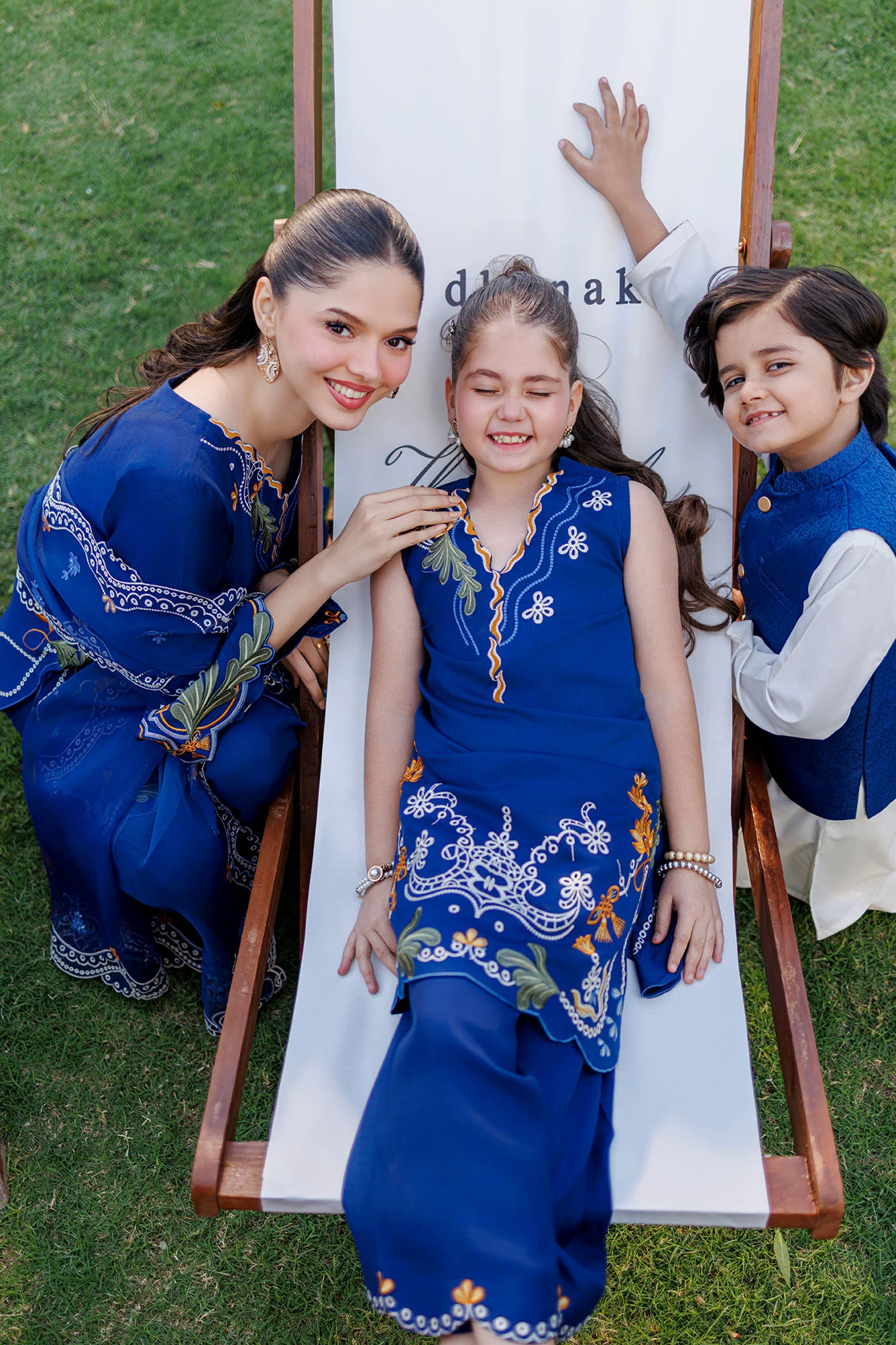 SS26DA-2907 ROYAL BLUE 2PCS EMBROIDERED KURTA WITH TROUSER - Image 9